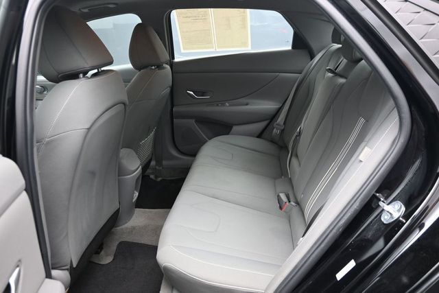 2024 Hyundai Elantra SEL IVT - 23003180 - 12