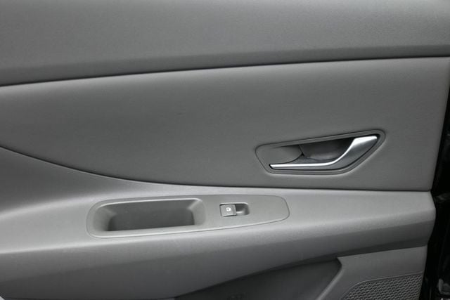 2024 Hyundai Elantra SEL IVT - 23003180 - 13