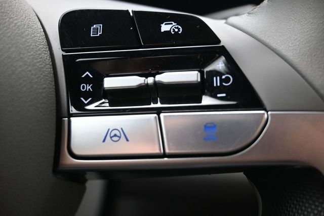 2024 Hyundai Elantra SEL IVT - 23003180 - 24