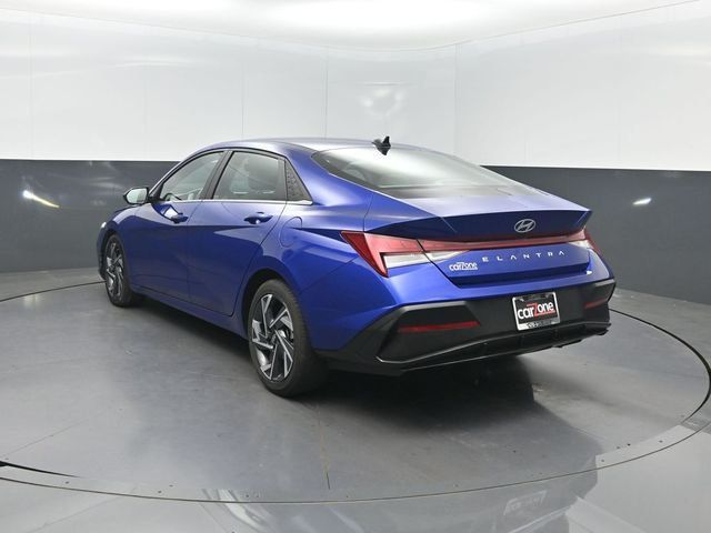 2024 Hyundai Elantra SEL IVT - 23020406 - 29