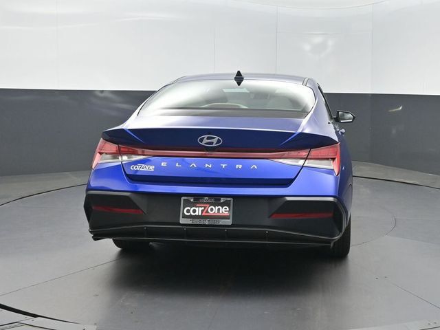 2024 Hyundai Elantra SEL IVT - 23020406 - 30