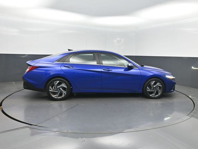 2024 Hyundai Elantra SEL IVT - 23020406 - 32