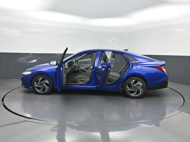 2024 Hyundai Elantra SEL IVT - 23020406 - 38