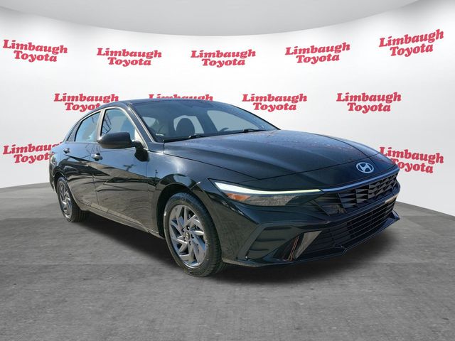 2024 Hyundai Elantra SEL IVT - 22921524 - 19