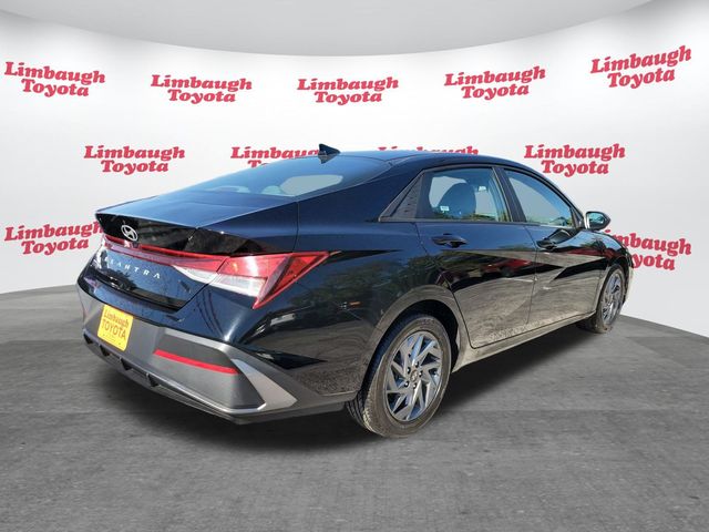 2024 Hyundai Elantra SEL IVT - 22921524 - 23