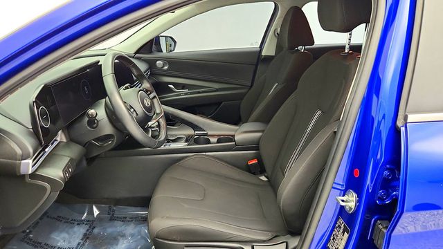 2024 Hyundai Elantra SEL IVT - 23094184 - 11
