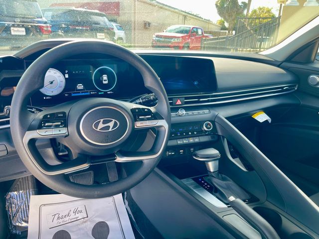 2024 Hyundai Elantra SEL IVT - 22932660 - 11