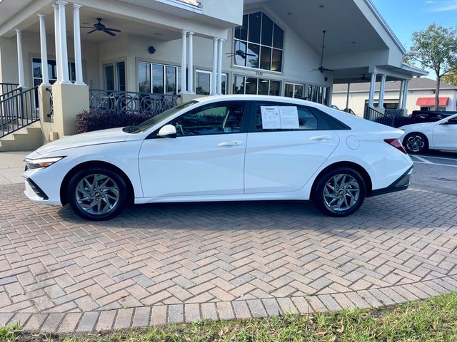 2024 Hyundai Elantra SEL IVT - 22932660 - 1