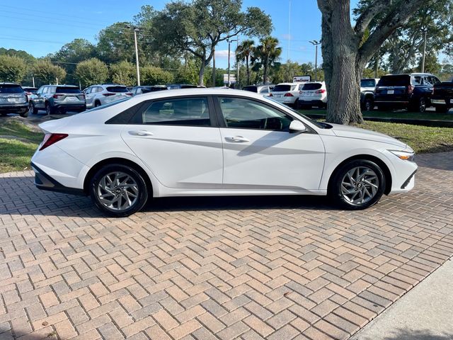 2024 Hyundai Elantra SEL IVT - 22932660 - 5