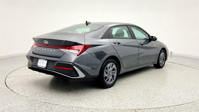2024 Hyundai Elantra SEL IVT - 22968971 - 4