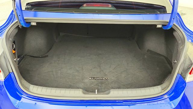 2024 Hyundai Elantra SEL IVT - 23015809 - 20