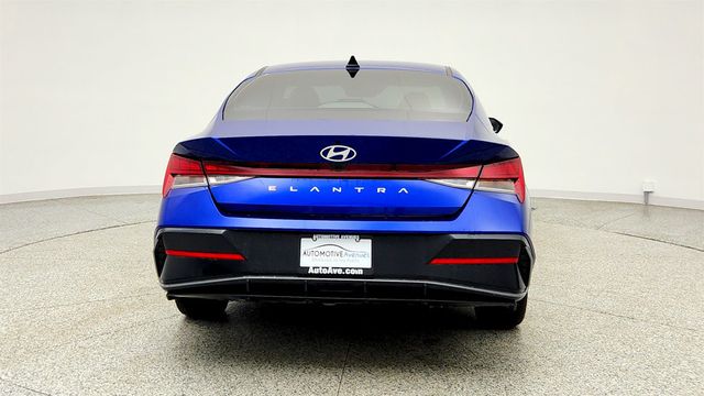 2024 Hyundai Elantra SEL IVT - 23015809 - 5