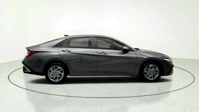 2024 Hyundai Elantra SEL IVT - 23049048 - 3