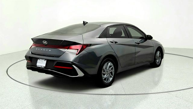 2024 Hyundai Elantra SEL IVT - 23049048 - 4