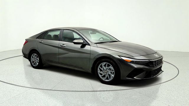 2024 Hyundai Elantra SEL IVT - 23049053 - 2