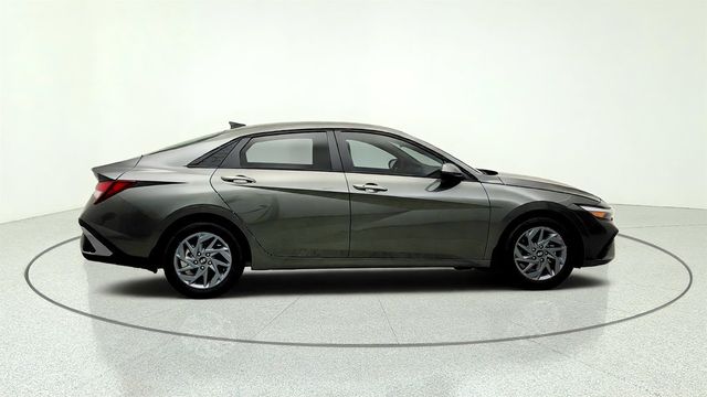 2024 Hyundai Elantra SEL IVT - 23049053 - 3