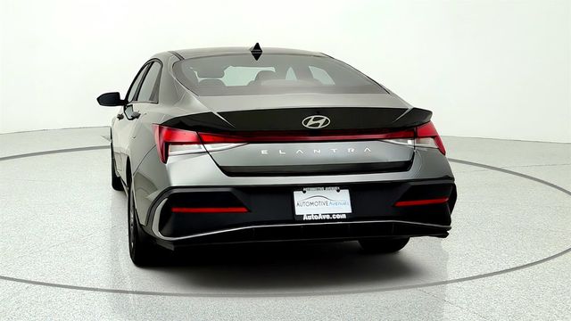 2024 Hyundai Elantra SEL IVT - 23049053 - 5