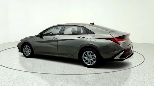 2024 Hyundai Elantra SEL IVT - 23049053 - 6