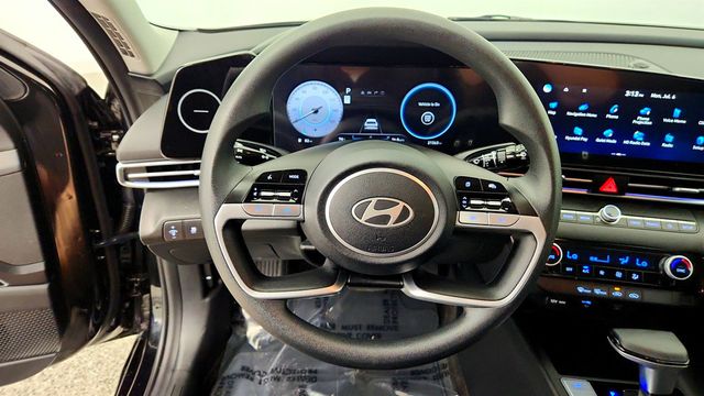 2024 Hyundai Elantra SEL IVT - 23049798 - 12