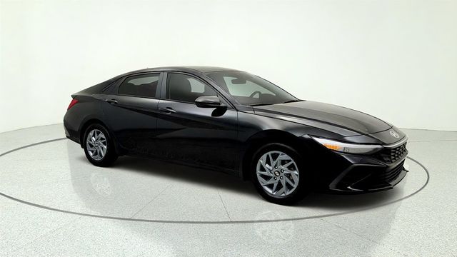 2024 Hyundai Elantra SEL IVT - 23049798 - 2