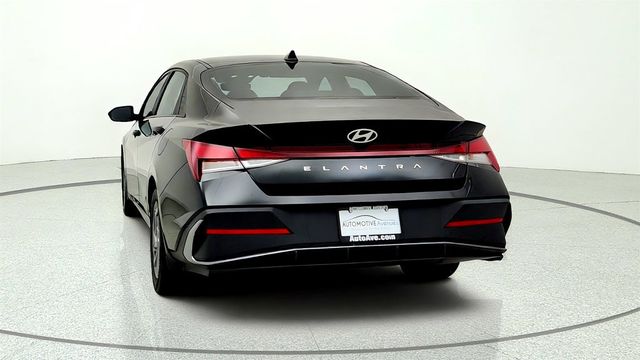 2024 Hyundai Elantra SEL IVT - 23049798 - 5