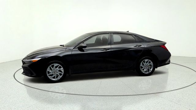 2024 Hyundai Elantra SEL IVT - 23049798 - 7