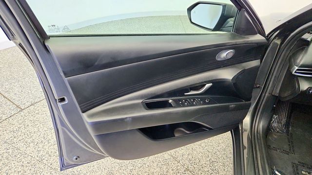 2024 Hyundai Elantra SEL IVT - 23091786 - 9