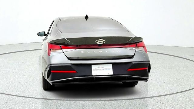 2024 Hyundai Elantra SEL IVT - 23091786 - 5