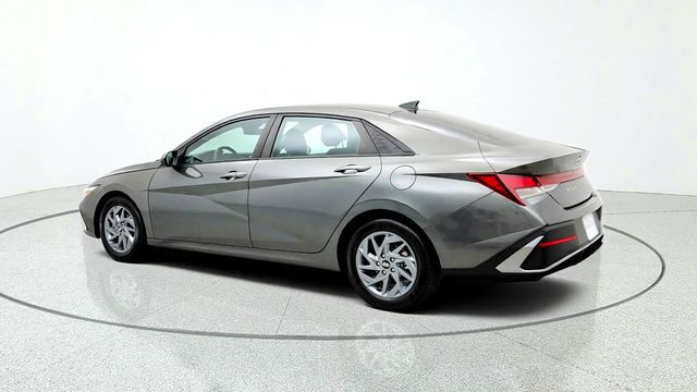 2024 Hyundai Elantra SEL IVT - 23091786 - 6
