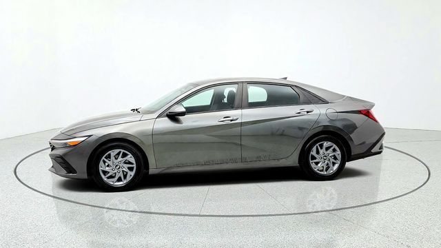 2024 Hyundai Elantra SEL IVT - 23091786 - 7