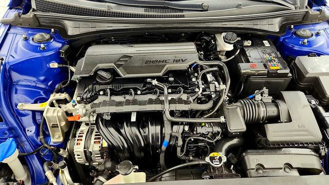 2024 Hyundai Elantra SEL IVT - 23094184 - 25