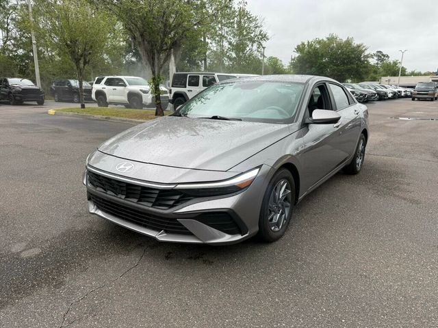 2024 Hyundai Elantra SEL IVT - 23004037 - 0
