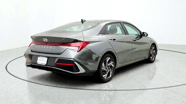 2024 Hyundai Elantra SEL IVT w/ Convenience Pkg, Sunroof & Heated Seats - 23099933 - 4