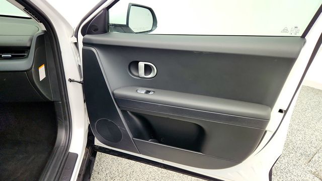 2024 Hyundai IONIQ 5 SE Standard Range - 23015786 - 25