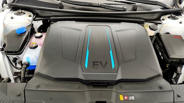 2024 Hyundai IONIQ 5 SE Standard Range - 23015786 - 26