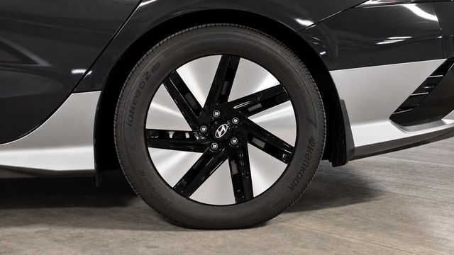 2024 Hyundai IONIQ 6 SE RWD - 23087471 - 15