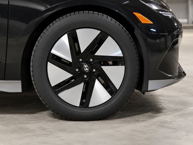 2024 Hyundai IONIQ 6 SE RWD - 23087471 - 17