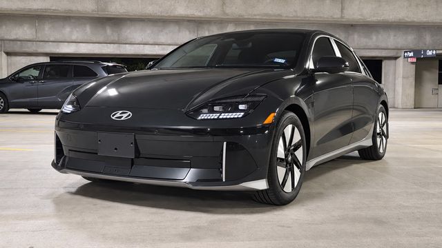 2024 Hyundai IONIQ 6 SE RWD - 23087471 - 28