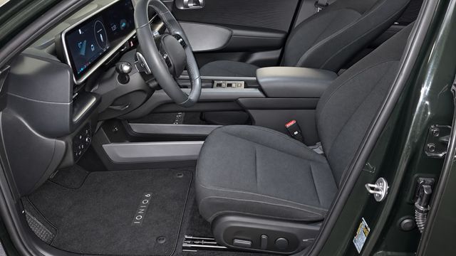 2024 Hyundai IONIQ 6 SE RWD - 23087471 - 37