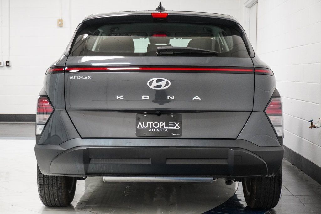 2024 Hyundai Kona SE photo 11