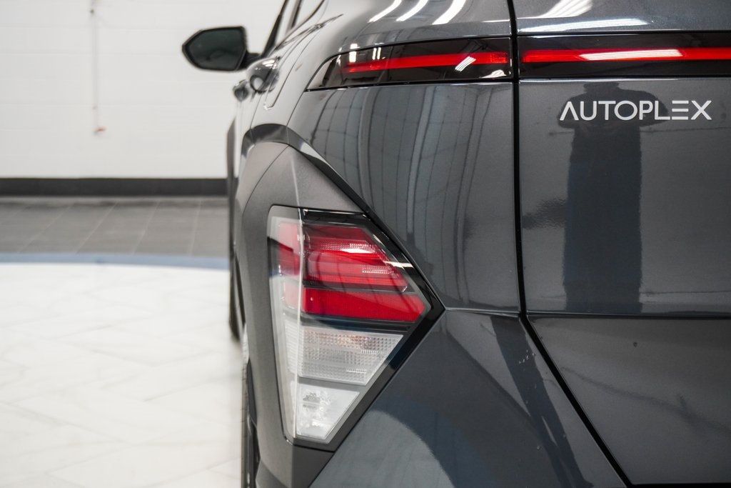 2024 Hyundai Kona SE photo 12