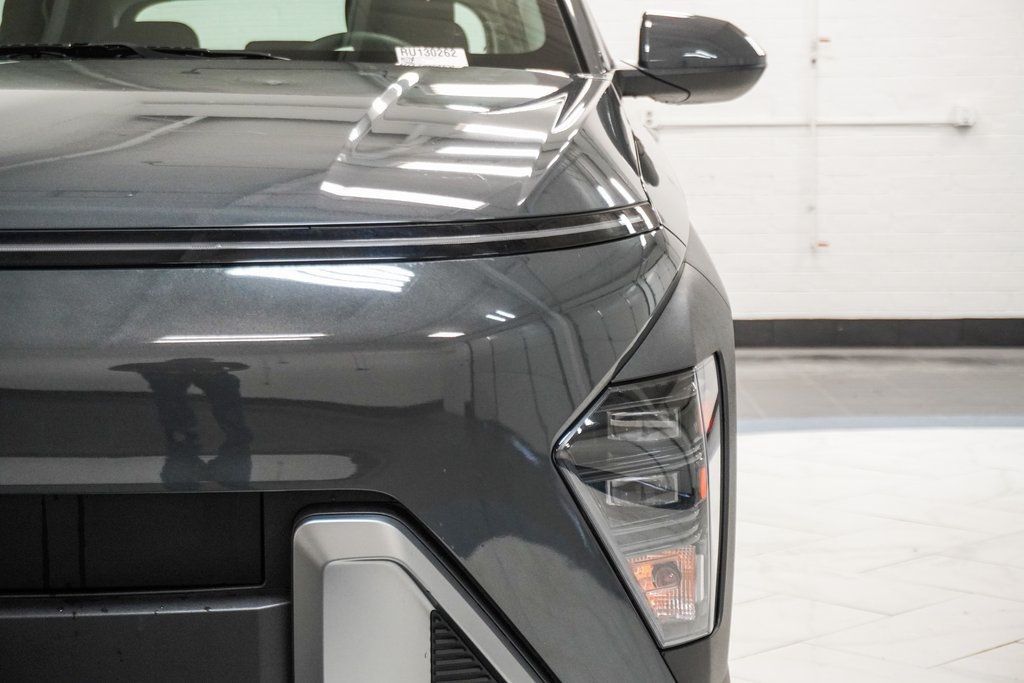 2024 Hyundai Kona SE photo 13