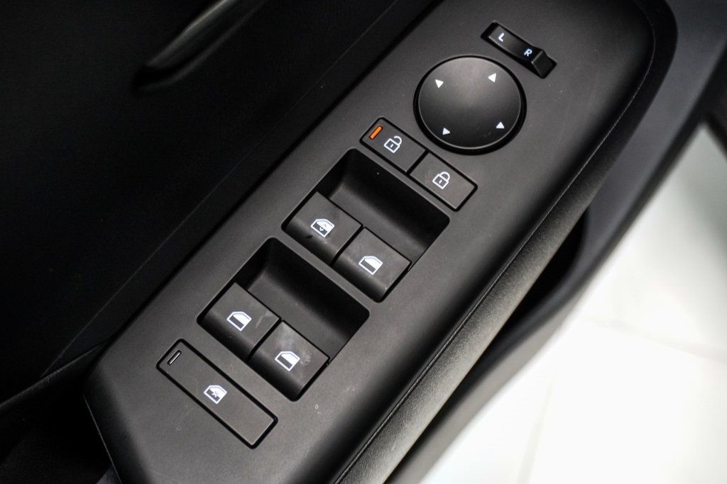 2024 Hyundai Kona SE photo 30