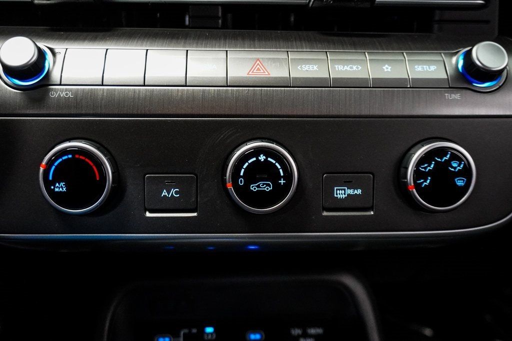 2024 Hyundai Kona SE photo 33