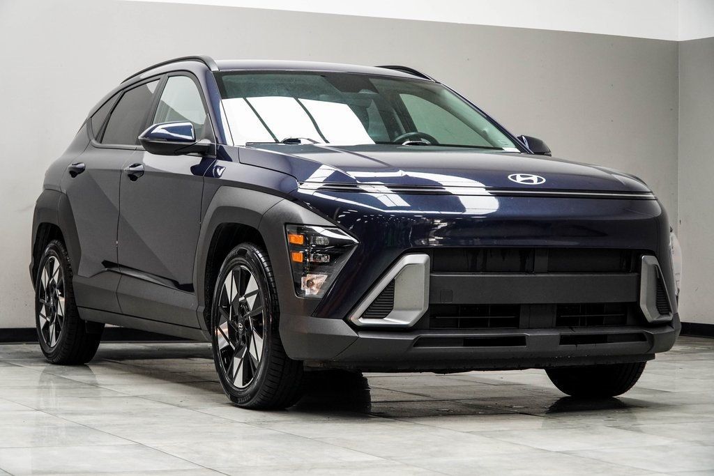 2024 Hyundai Kona SEL photo 2