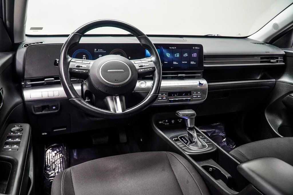 2024 Hyundai Kona SEL photo 3