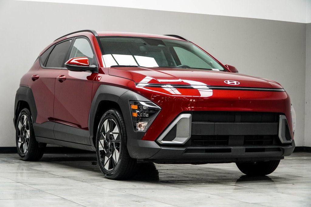 2024 Hyundai Kona SEL photo 2