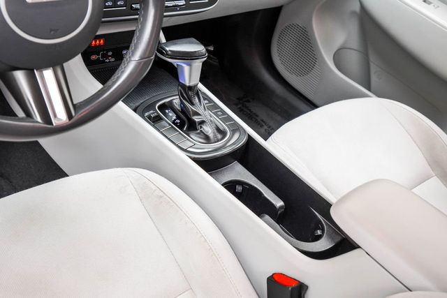 2024 Hyundai Kona SEL FWD - 23045639 - 19
