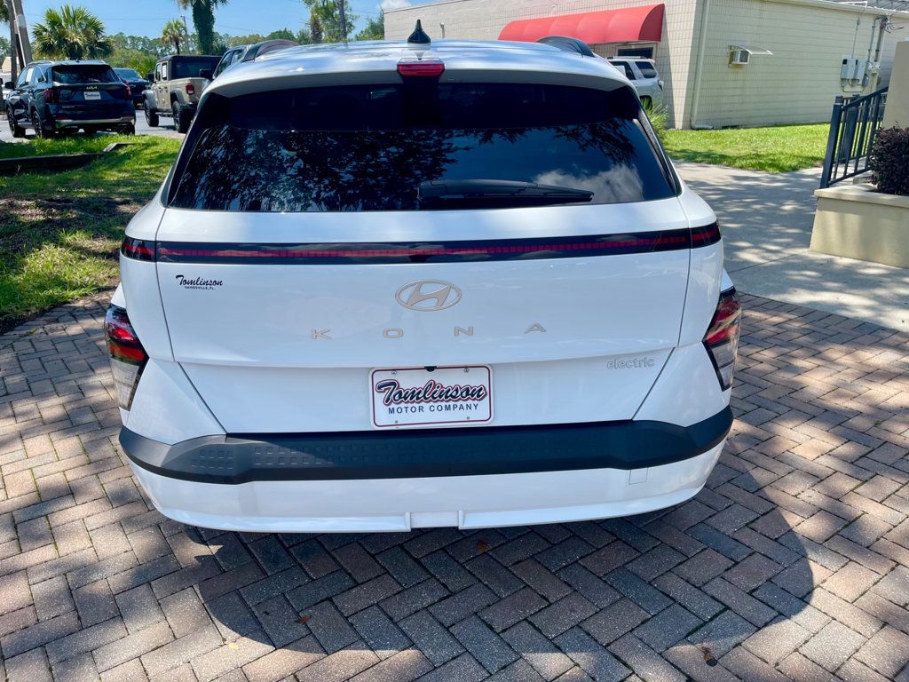 2024 Hyundai Kona Electric SEL photo 4