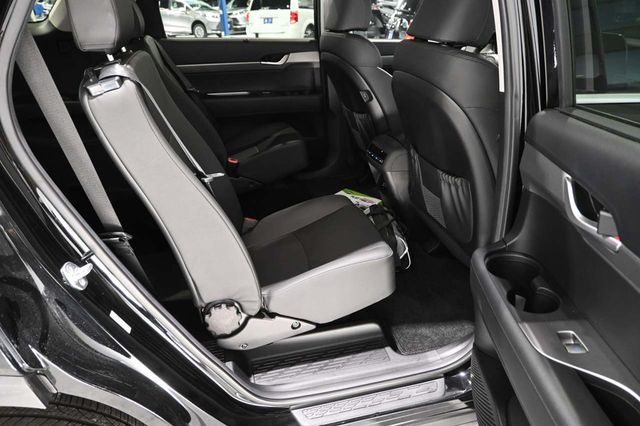 2024 Hyundai Palisade XRT Mobility Handicap SUV - 23089048 - 16